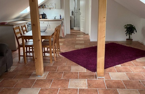 Kulmbach Apartment | Apartment 'Ferienwohnung An Den Eichen' with Wi-Fi