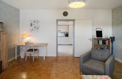 Grebendorf Apartment | Apartment 'Ferienwohnung Storchenblick' with Mountain View, Balcony and Wi-Fi