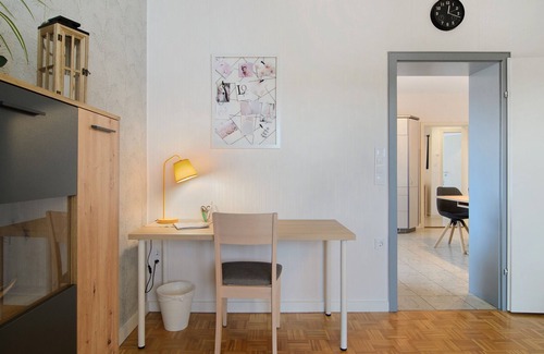 Grebendorf Apartment | Apartment 'Ferienwohnung Storchenblick' with Mountain View, Balcony and Wi-Fi