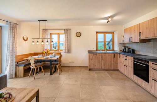 Schechen Apartment | Apartment 'Ferienwohnung Eberlhof' with Mountain View, Shared Garden and Wi-Fi