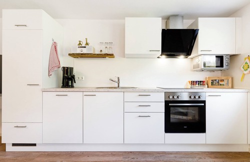 Hundsbach Apartment | Apartment 'Ferienwohnung am Vogelhaus' with Mountain View, Private Terrace and Wi-Fi