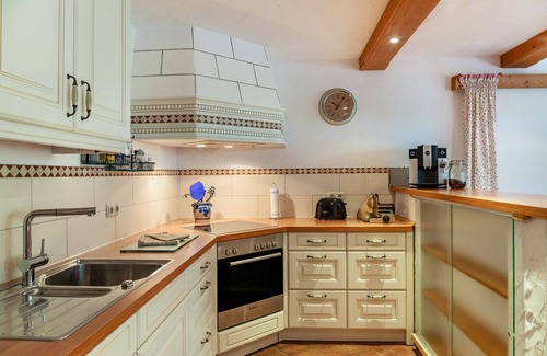 Grainau Apartment | Apartment 'Ferienwohnung Kraus Eibsee' with Mountain View, Shared Terrace and Wi-Fi