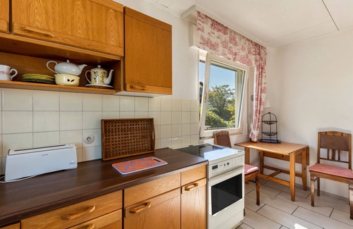 Marburg Apartment | Apartment 'Ferienwohnung Oberamsel' with Private Terrace, Shared Garden and Wi-Fi