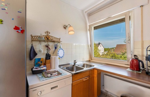 Marburg Apartment | Apartment 'Ferienwohnung Oberamsel' with Private Terrace, Shared Garden and Wi-Fi