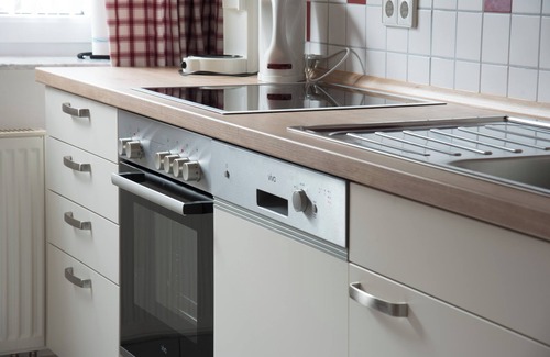 Oberhof Apartment | Apartment 'Ferienwohnung Tannenblick 2-2' with Mountain View, Balcony and Wi-Fi
