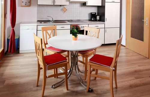 Hohenbodman Apartment | Apartment 'Ferienwohnung 2, 60 Qm' with Shared Garden, Balcony and Wi-Fi