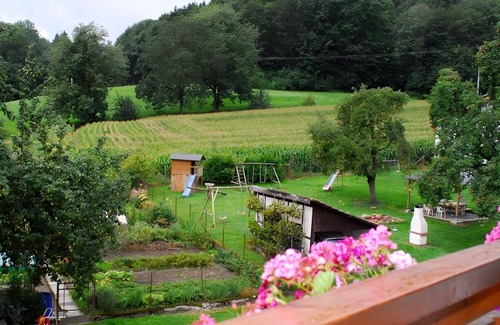 Hohenbodman Apartment | Apartment 'Ferienwohnung 2, 60 Qm' with Shared Garden, Balcony and Wi-Fi