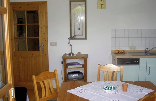 Salzweg Apartment | Apartment 'Ferienwohnung Scherer' with Private Terrace, Private Garden and Wi-Fi