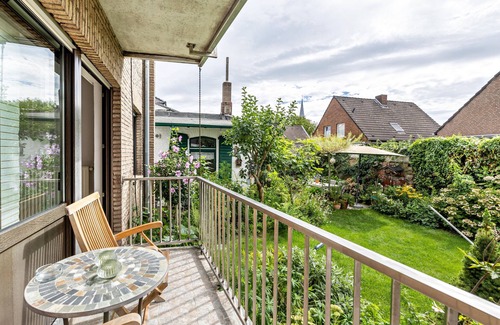 Willich Apartment | Apartment 'Ferienwohnung Heike' with Balcony and Wi-Fi