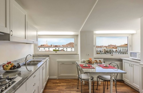 Dorsoduro Villa | Apartment Fernanda - Three Bedroom Villa, Sleeps 6