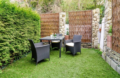Sipplingen Apartment | Apartment "Fischerstube" with Private Garden & Wi-Fi
