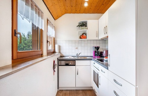 Sankt Maergen Apartment | Apartment 'Flieder' with Mountain View, Shared Garden and Wi-Fi