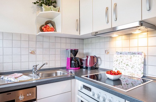Sankt Maergen Apartment | Apartment 'Flieder' with Mountain View, Shared Garden and Wi-Fi