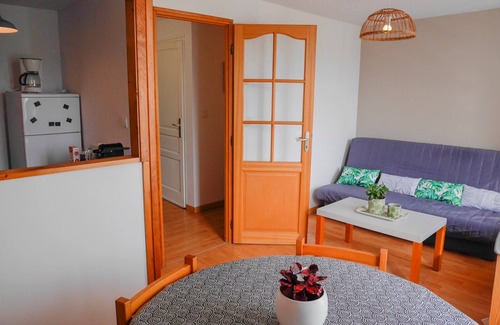 Le Palais Apartment | Apartment for 4, equipped kitchen, port view, near amenities