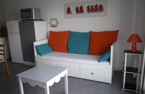 Binic Apartment | Apartment 'Appartement Face À La Mer 1 Étoile' with Sea View, Balcony and Wi-Fi