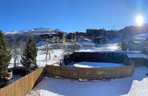Montchavin Apartment | Apartment 'Les Dolomites' with Mountain View, Private Terrace and Wi-Fi