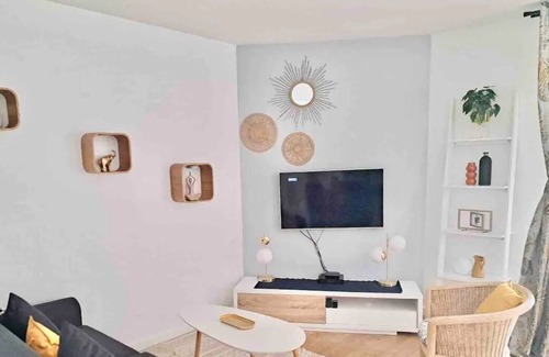 Le Plessis-Robinson Apartment | Apartment Orly Versailles Street parking Robinson