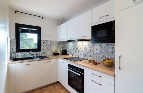 Le Rayol Apartment | Apartment (2/4 pers) garden level with direct access to the beach