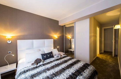 Courchevel Villa | Apartment Lilian - Four Bedroom Villa, Sleeps 8