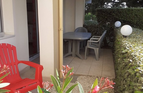 Saint-Palais-sur-Mer Apartment | Apartment with sea view and Nauzan beach