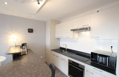 Saint-Vaast-la-Hougue Apartment | Apartment facing the island of tatihou and the port of St Vaast la hougue