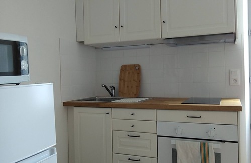 Saint-Vivien-de-Medoc Apartment | Apartment with garden in old house.