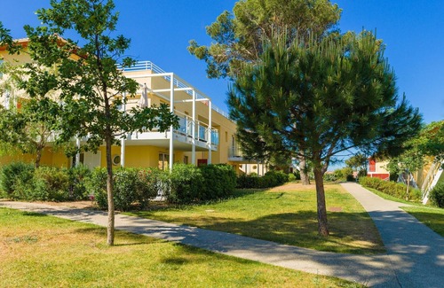Le Brusc Apartment | Apartment in Le Brusc near Sandy Beach