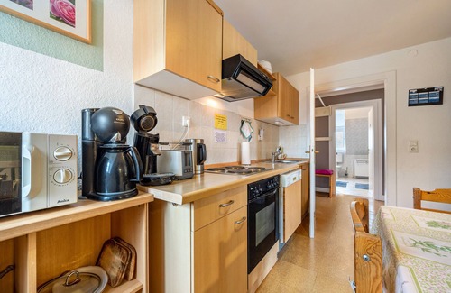 Lemgo Apartment | Apartment 'Freundliche Ferienwohnung In Lemgo' with Shared Garden and Wi-Fi