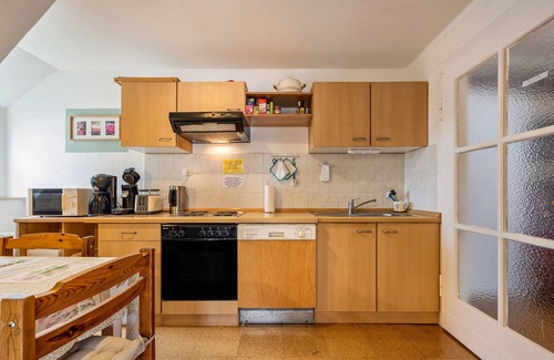 Lemgo Apartment | Apartment 'Freundliche Ferienwohnung In Lemgo' with Shared Garden and Wi-Fi
