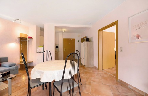 Maring-Noviand Apartment | Apartment 'Gästehaus Mühlenhof - Spätburgunder' with Private Terrace, Private Garden and Wi-Fi
