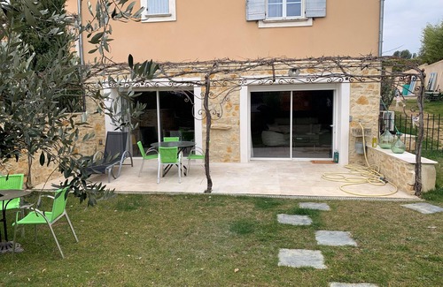 Vaison-la-Romaine House | Apartment - Garden - Swimming pool