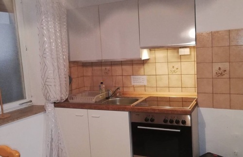Kitzingen Apartment | Apartment 'Gartenland Gela' with Private Terrace, Shared Garden and Wi-Fi