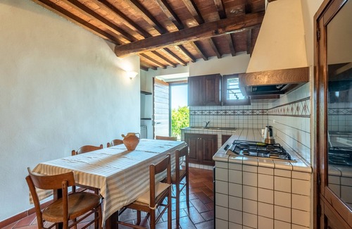 Monteroni d'Arbia Apartment | Apartment 'Giardino Su Siena' with Hill View, Shared Garden and Wi-Fi