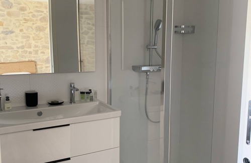 Domessargues Bed & Breakfast | Apartment/GITE sleeps 4 with SPA (Massages on reservation)