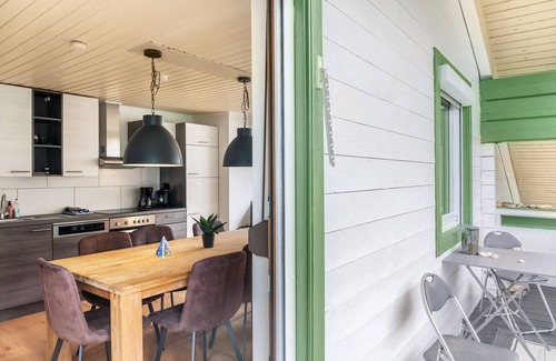 Stall Apartment | Apartment "Gletscherblick" at Molltaler Appartements with Mountain View, Balcony & Wi-Fi