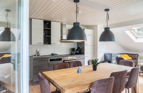 Stall Apartment | Apartment "Gletscherblick" at Molltaler Appartements with Mountain View, Balcony & Wi-Fi