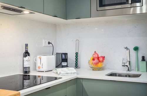Bahia Dorada Apartment | Apartment 'Golden Bay Apartament' with Mountain View, Wi-Fi and Air Conditioning