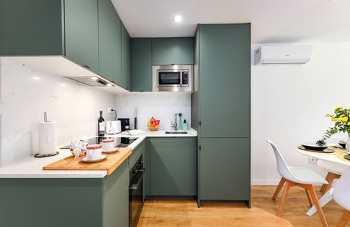 Bahia Dorada Apartment | Apartment 'Golden Bay Apartament' with Mountain View, Wi-Fi and Air Conditioning