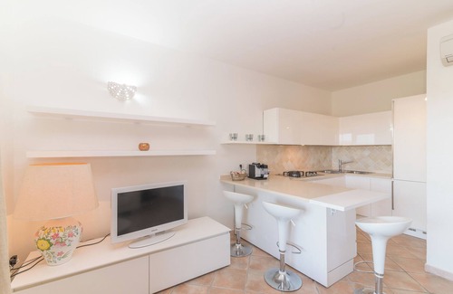 Baia Caddinas Apartment | Apartment 'Golfo Aranci - Gli Orizzonti 26' with Sea View, Private Terrace and Air Conditioning