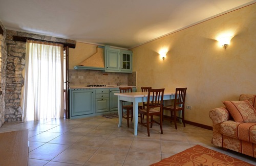 Vilanija Apartment | Apartment "Green" by the pool with private terrace - Relais Borgo San Nicolò