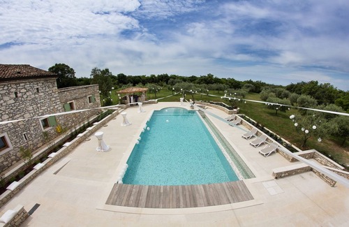 Vilanija Apartment | Apartment "Green" by the pool with private terrace - Relais Borgo San Nicolò