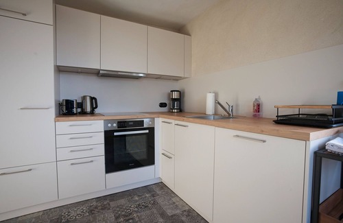 Offenburg Apartment | Apartment 'Groß' with Shared Garden and Wi-Fi