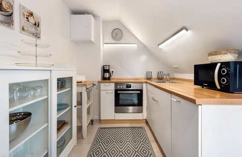 Sudstadt-Bult Apartment | Apartment 'Hannover Südstadt-Perle' with Private Garden and Wi-Fi