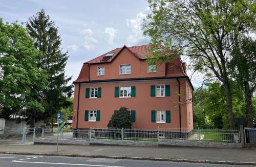 Dresden Apartment | Apartment-Haus Landeskrone