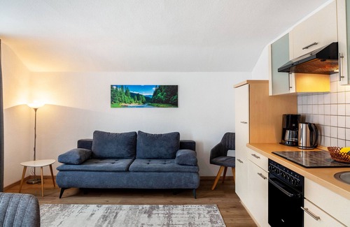 Mittenwald Apartment | Apartment 'Haus Latschenhang 4 Ederkanzel' with Mountain View, Balcony and Wi-Fi