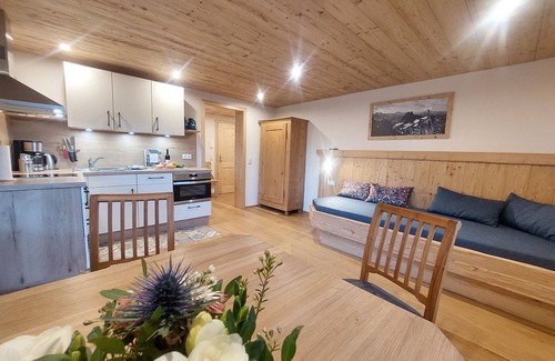 Wertach Apartment | Apartment 'Heimatgefühl' with Shared Terrace, Shared Garden and Wi-Fi