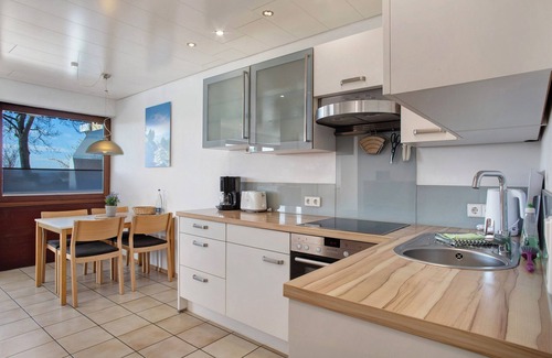 Langenargen Apartment | Apartment “Heinemann - Eg1” Directly on Lake Constance with Lake View