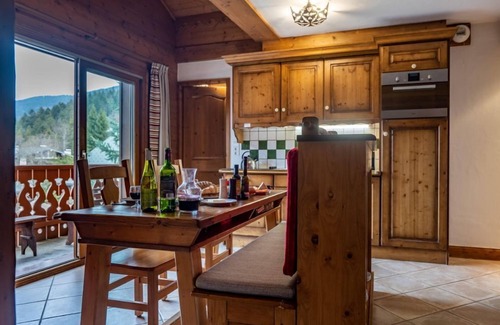 Les Carroz-d'Araches Cottage | Apartment Hermine - an apartment that sleeps 4 guests in 2 bedrooms