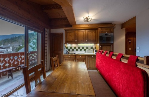 Les Carroz-d'Araches Cottage | Apartment Hermine - an apartment that sleeps 4 guests in 2 bedrooms