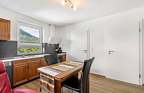 Engen Apartment | Apartment 'Hewenpanorama 2' with Mountain View, Shared Terrace and Wi-Fi